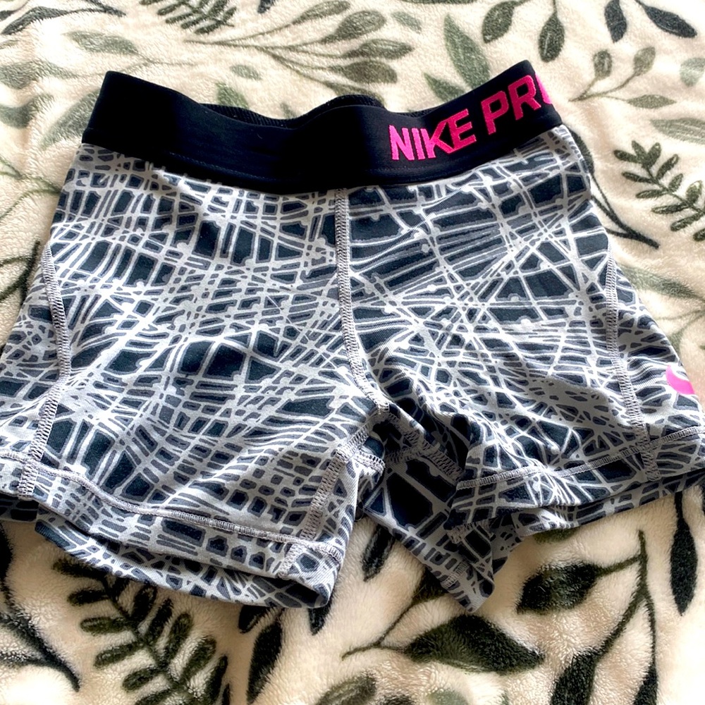 Nike Pro